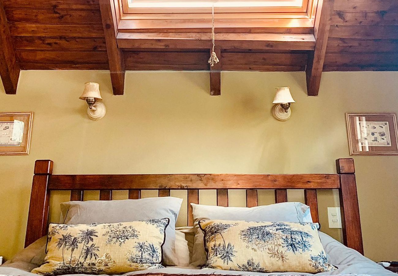 Casa en San Carlos de Bariloche - Cate02 Divina casa ubicada en la base del cerro Catedral.