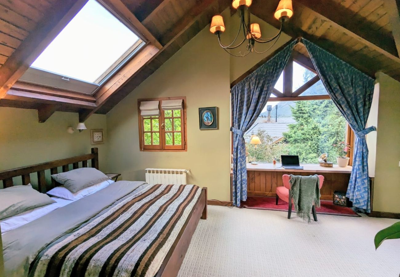 Casa en San Carlos de Bariloche - Cate02 Divina casa ubicada en la base del cerro Catedral.