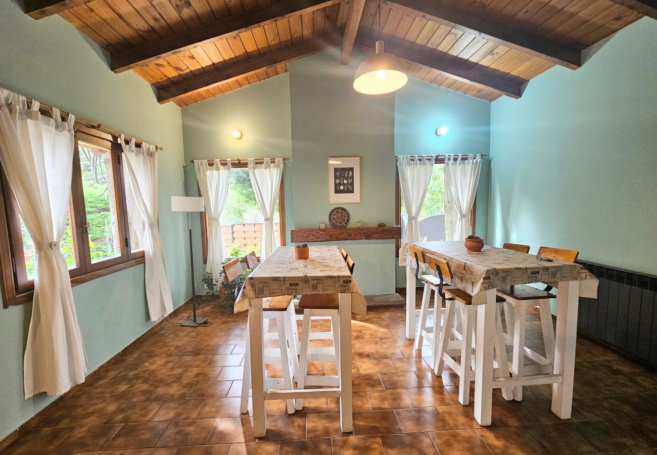 Casa en San Carlos de Bariloche - Casa Jardín Botánico Bariloche   – 6 habitaciones, 4 baños