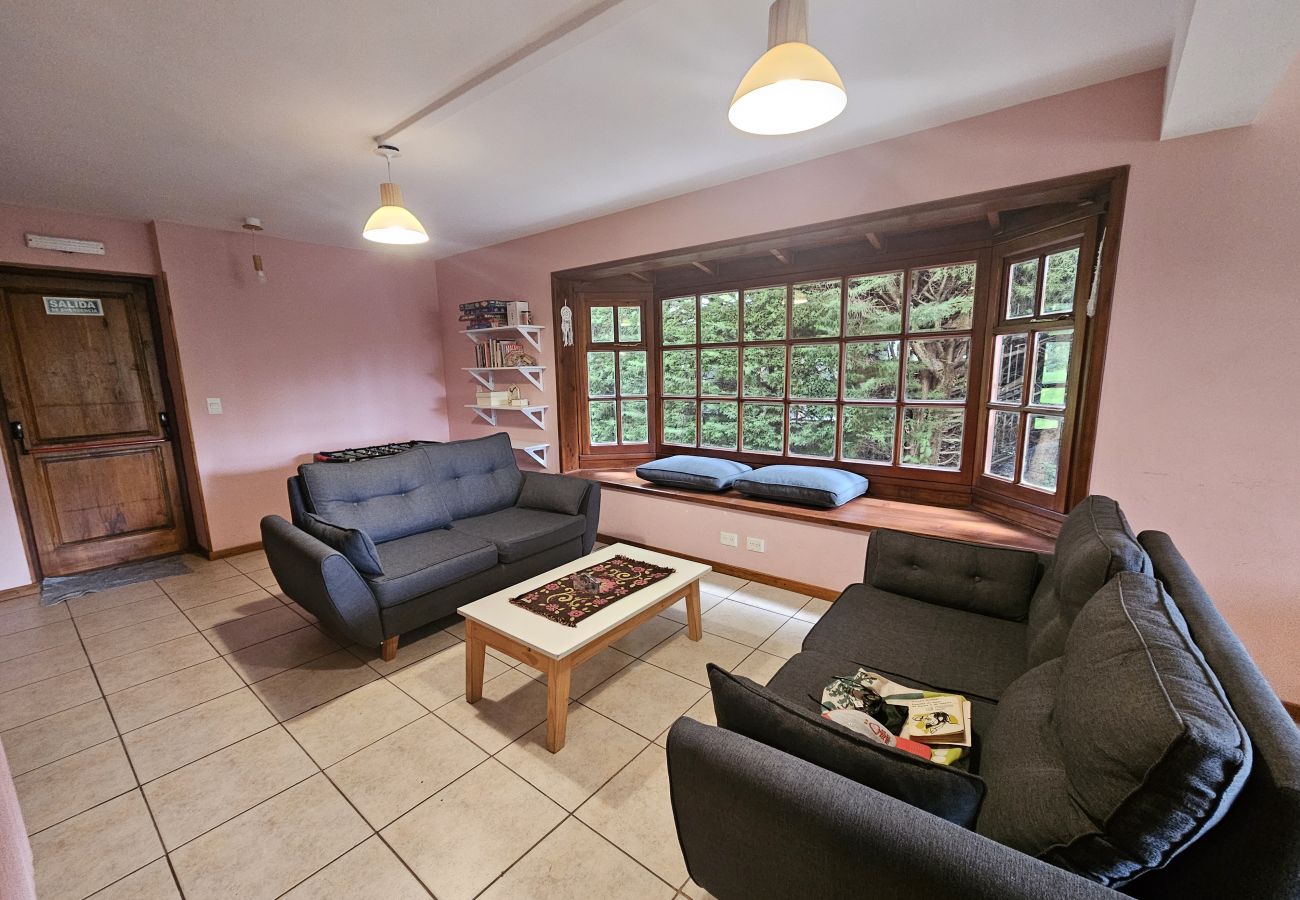 Casa en San Carlos de Bariloche - Casa Jardín Botánico Bariloche   – 6 habitaciones, 4 baños