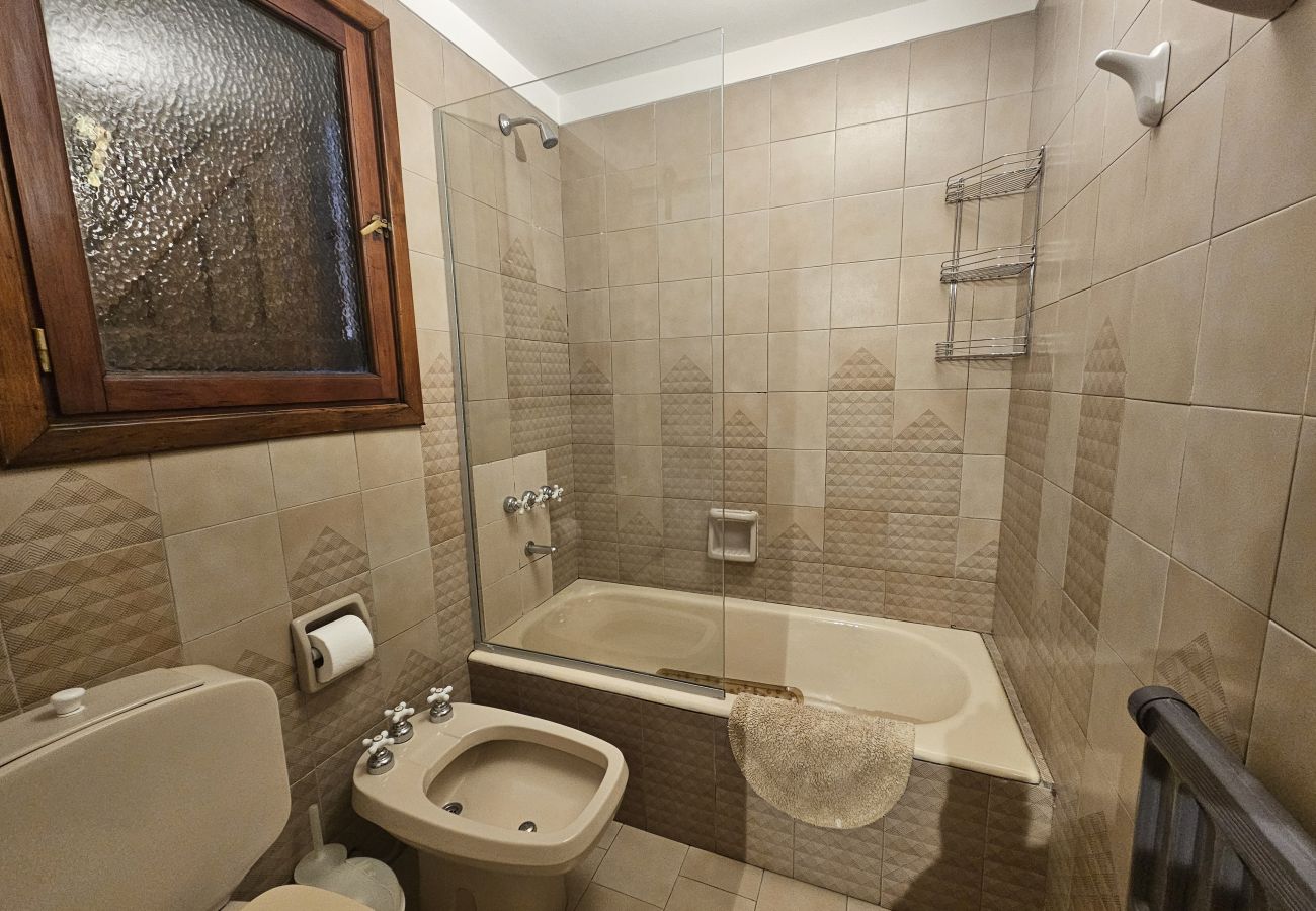 Casa en San Carlos de Bariloche - Casa Jardín Botánico Bariloche   – 6 habitaciones, 4 baños