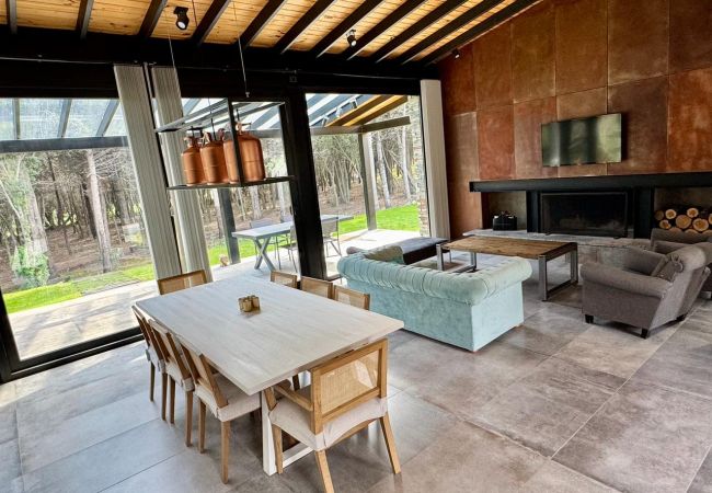 Casa en San Carlos de Bariloche - ARE61 CASA MODERNA EN UNA PLANTA CON 4 CUARTOS EN SUITE
