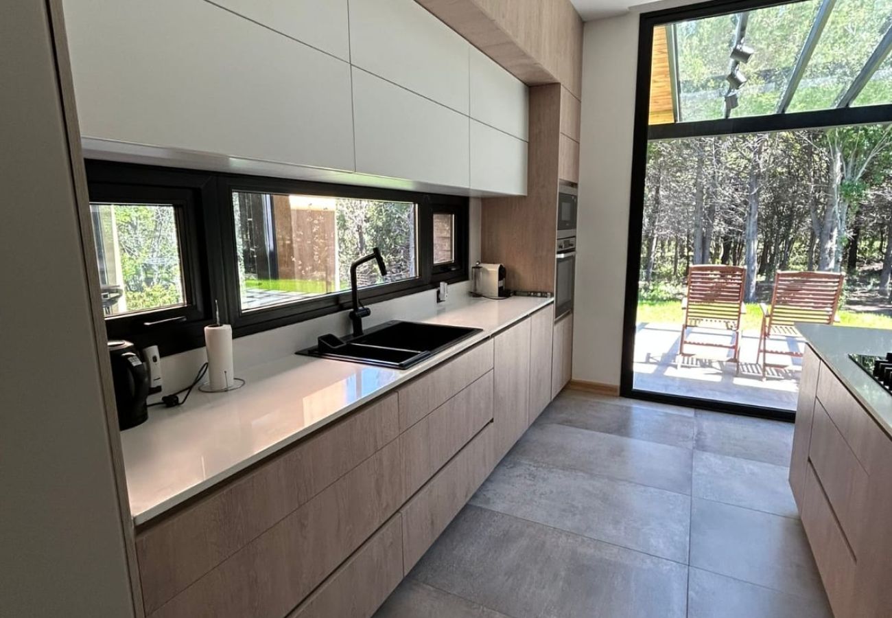 Casa en San Carlos de Bariloche - ARE61 CASA MODERNA EN UNA PLANTA CON 4 CUARTOS EN SUITE