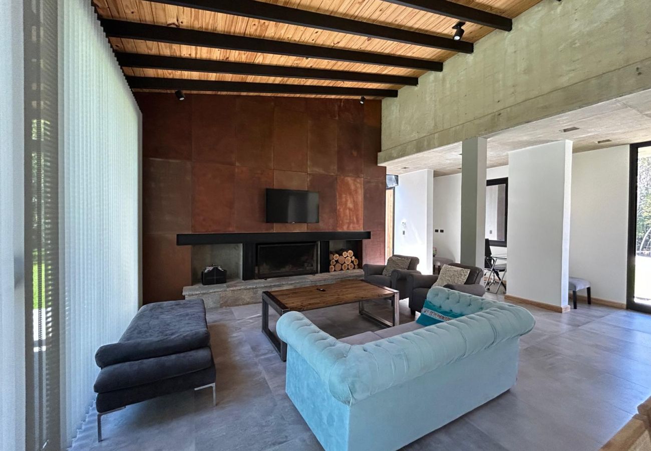 Casa en San Carlos de Bariloche - ARE61 CASA MODERNA EN UNA PLANTA CON 4 CUARTOS EN SUITE