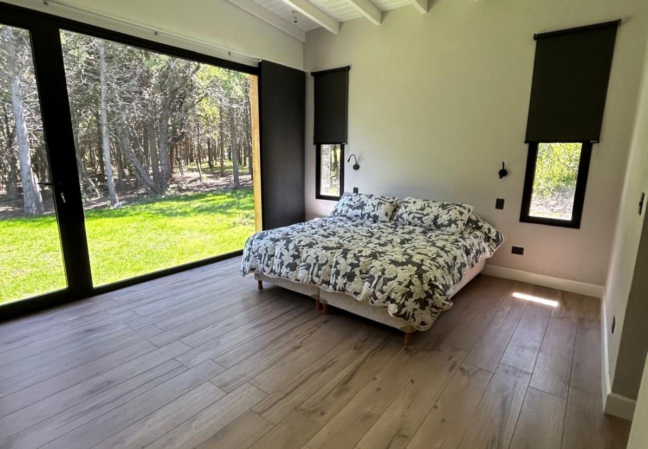 Casa en San Carlos de Bariloche - ARE61 CASA MODERNA EN UNA PLANTA CON 4 CUARTOS EN SUITE