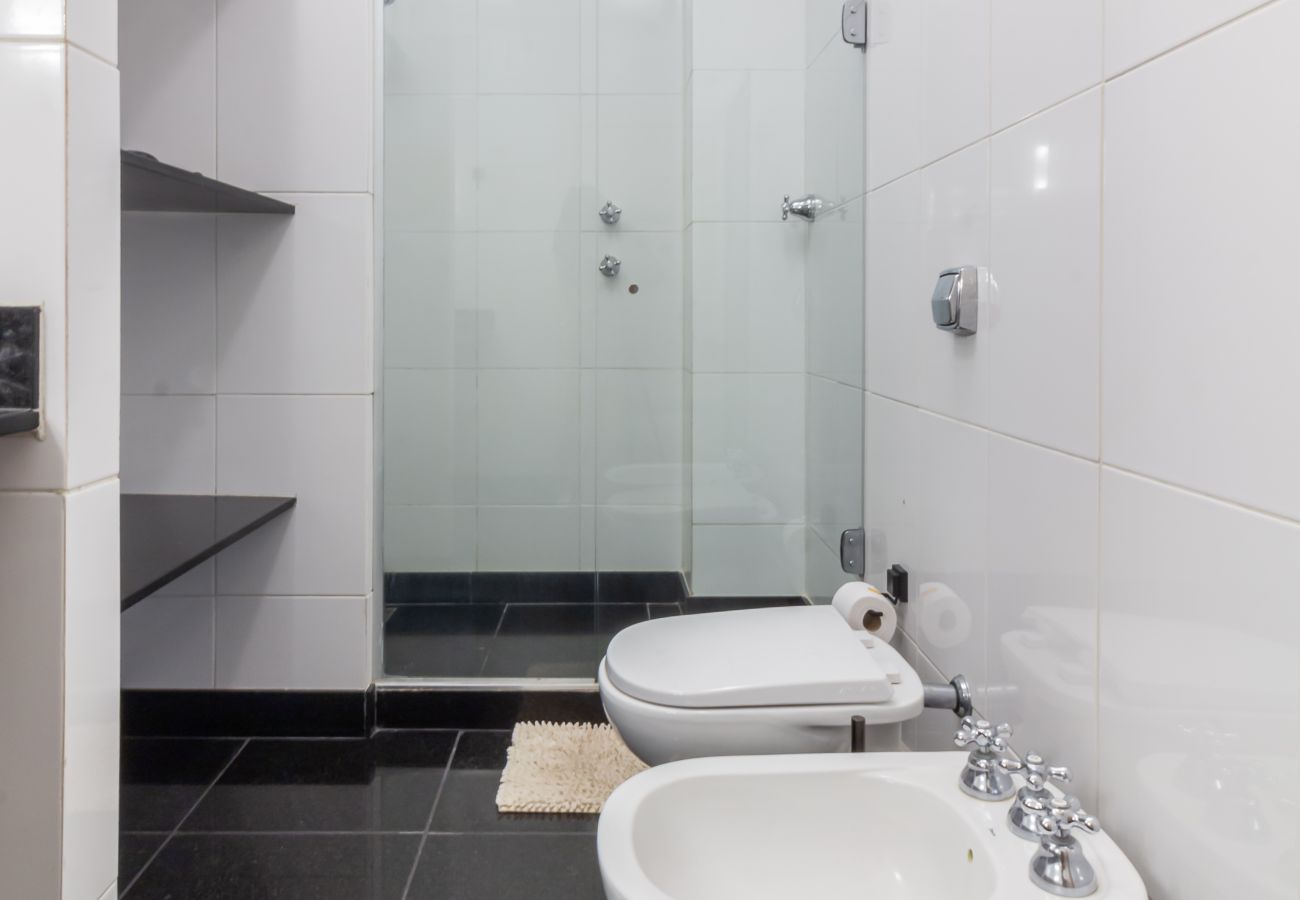 Apartamento en Rio de Janeiro - Espacio y confort en Copacabana | D405