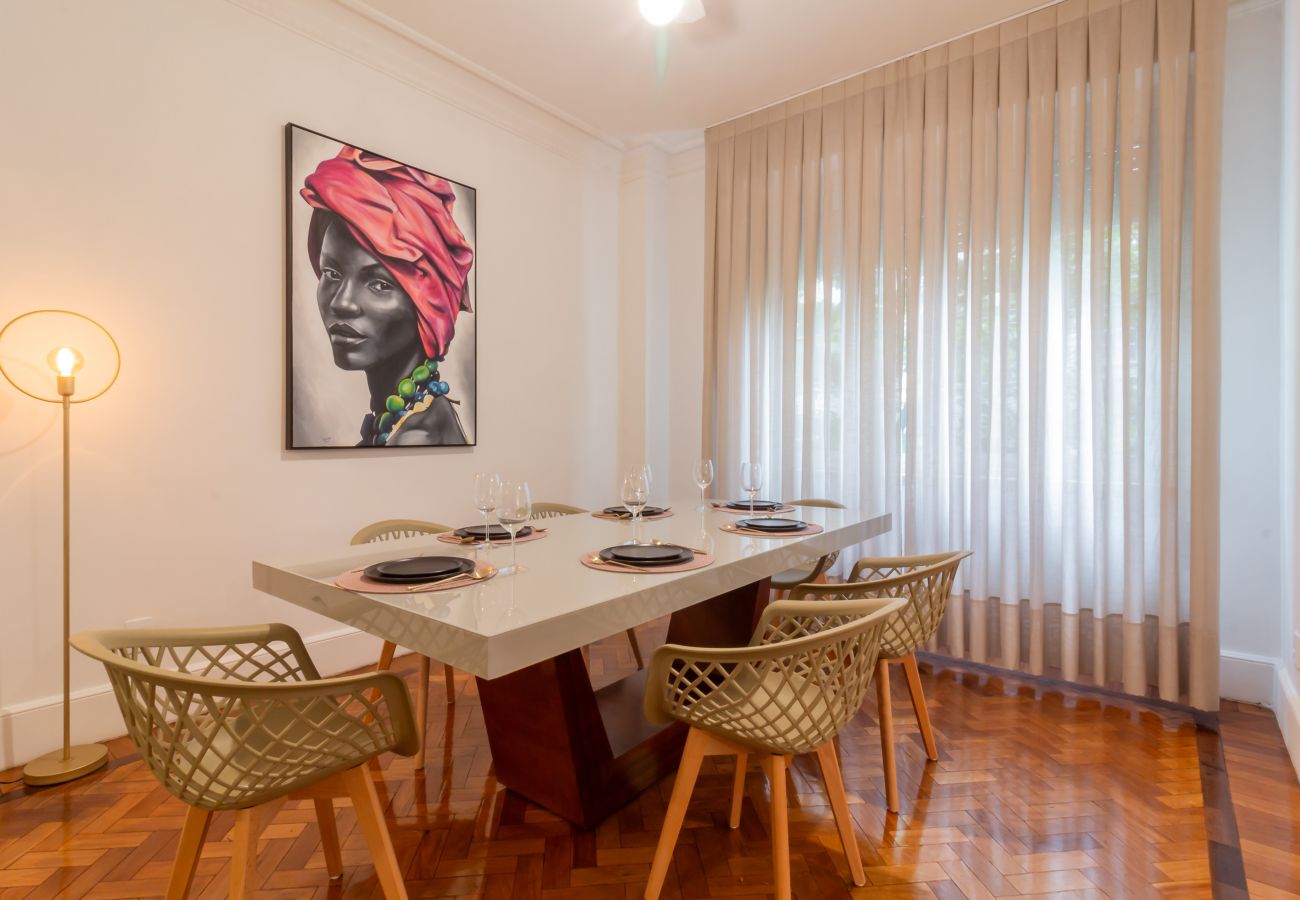 Apartamento en Rio de Janeiro - Espacio y confort en Copacabana | D405