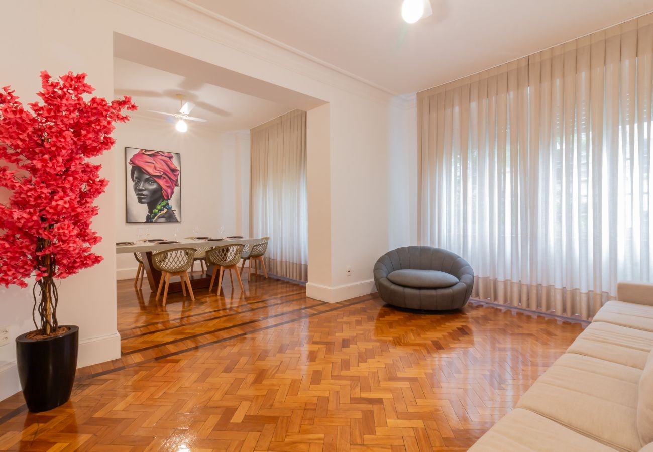 Apartamento en Rio de Janeiro - Espacio y confort en Copacabana | D405