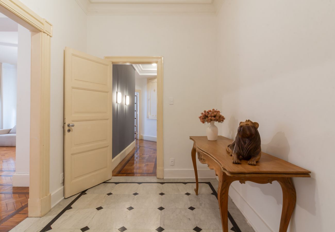 Apartamento en Rio de Janeiro - Espacio y confort en Copacabana | D405