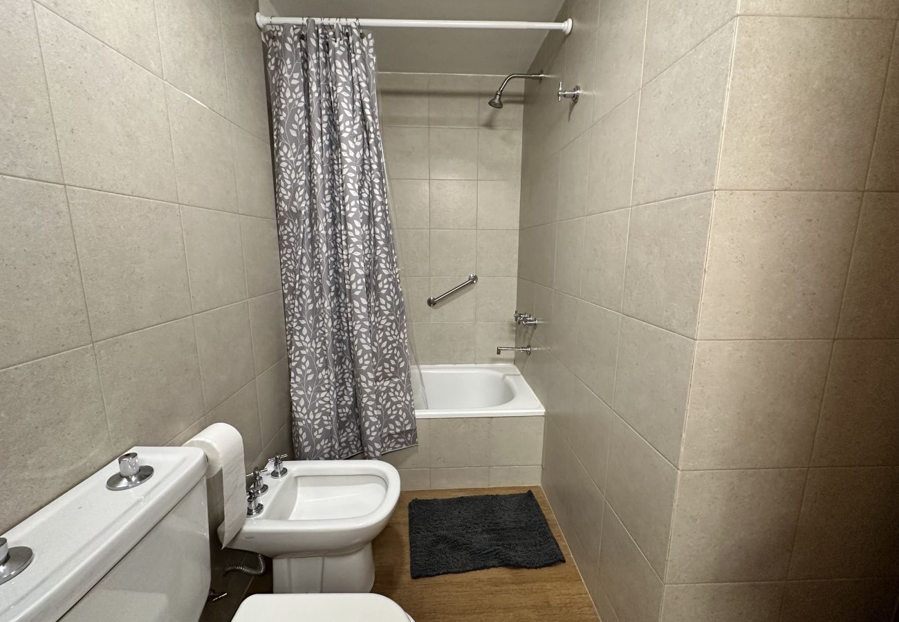 Estudio en San Carlos de Bariloche - Grinly con vista al lago y estacionamiento en Bariloche 