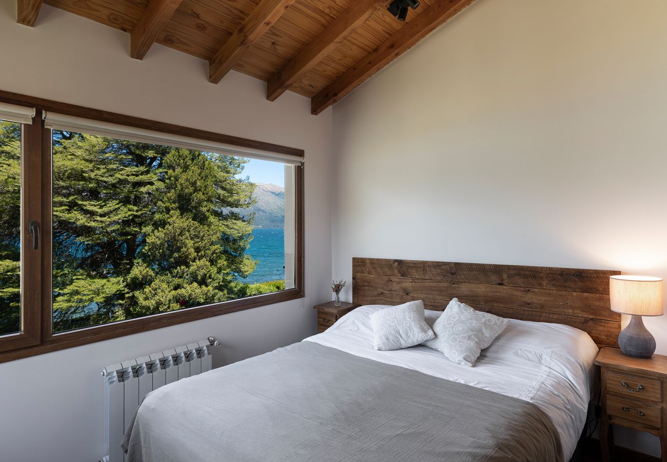 Casa en San Carlos de Bariloche - Casa con costa al lago Gutiérrez en Bariloche