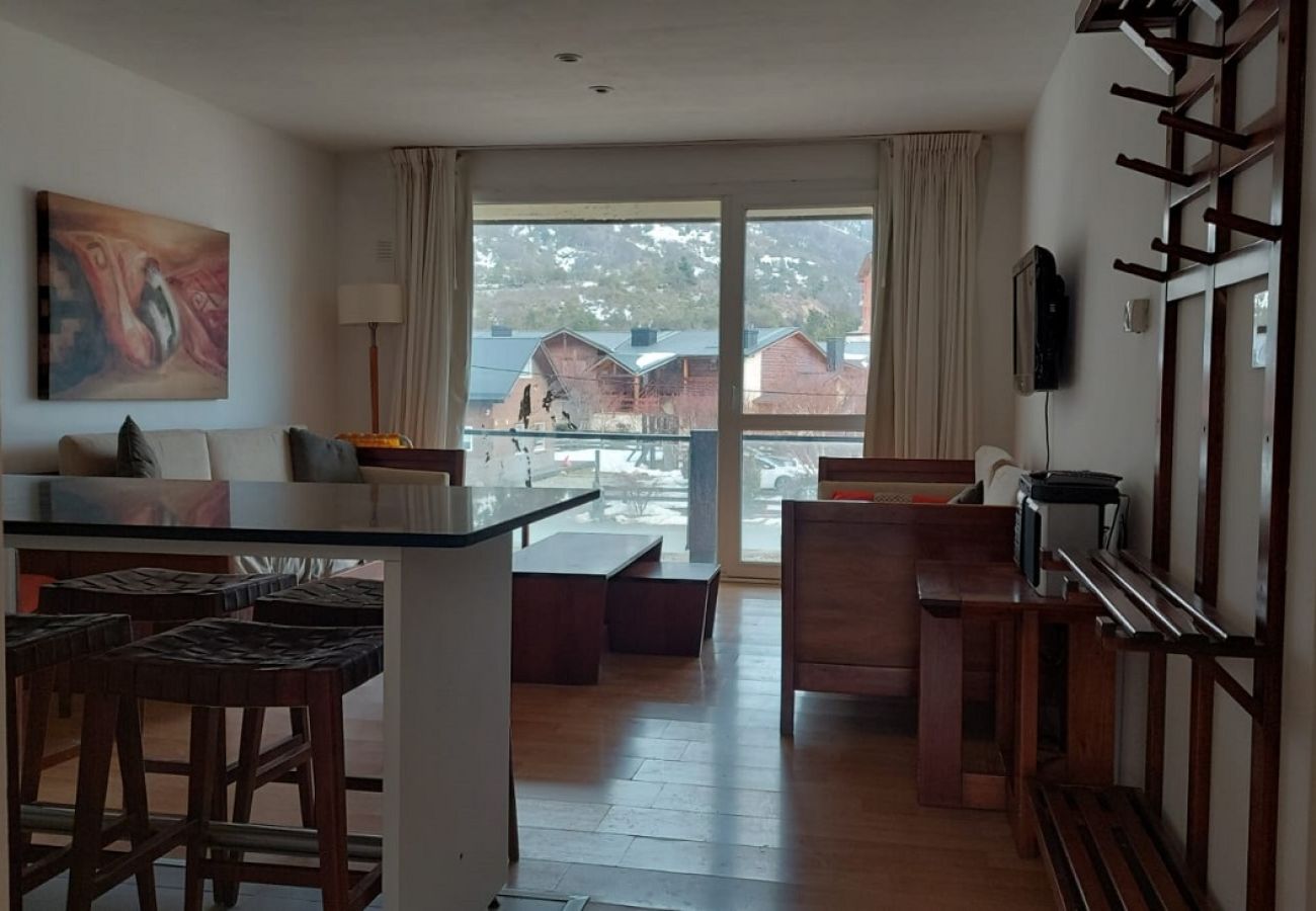 Apartamento en San Carlos de Bariloche - CATE35 Departamento de 1 dormitorio con pileta y jacuzzi en el complejo Latitud Catedral