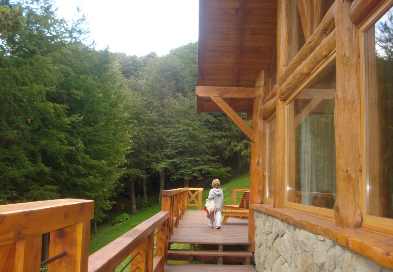 Casa en San Carlos de Bariloche - ARE63 ESPECTACULAR CASA CON VISTA AL LAGO EN ARELAUQUEN