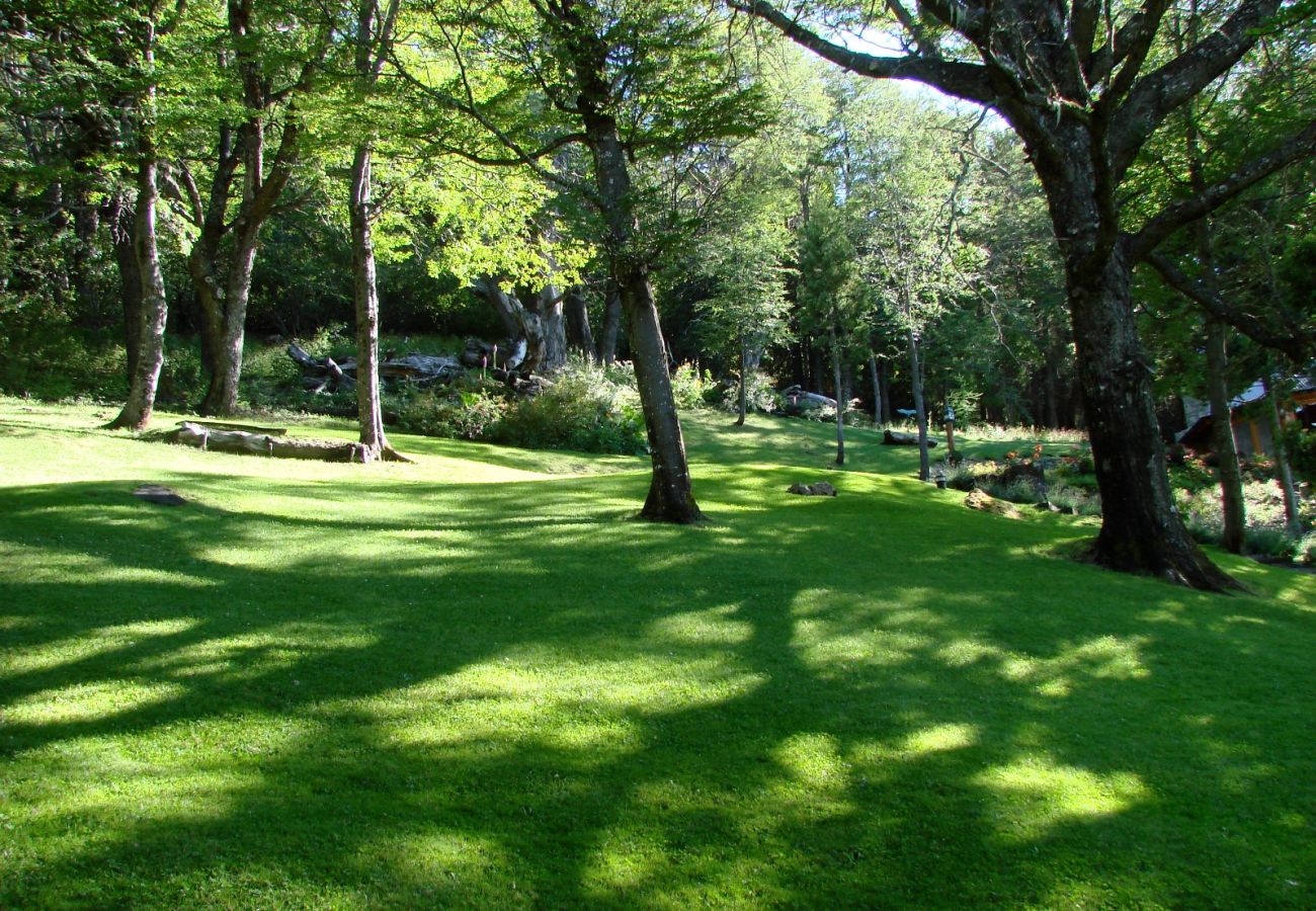 Casa en San Carlos de Bariloche - ARE63 ESPECTACULAR CASA CON VISTA AL LAGO EN ARELAUQUEN