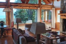 Casa en San Carlos de Bariloche - ARE63 ESPECTACULAR CASA CON VISTA AL LAGO EN ARELAUQUEN