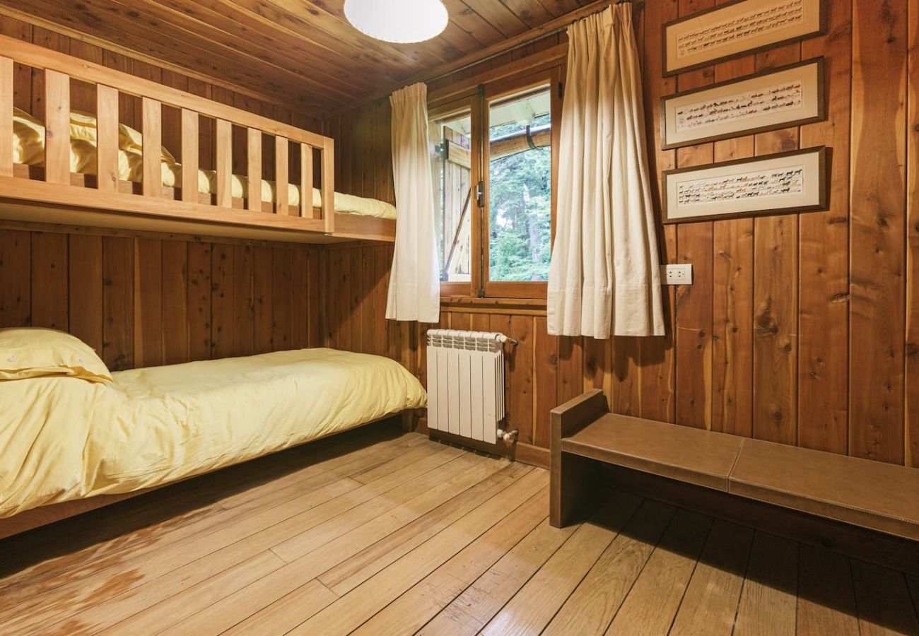 Casa en San Carlos de Bariloche - Hermosa casa en Llao Llao Bariloche para 12 personas