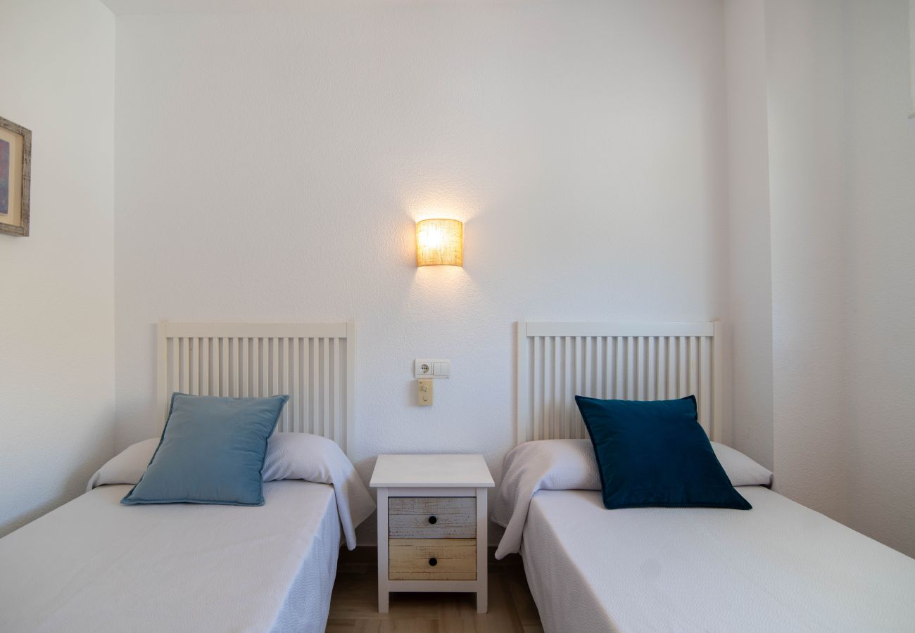 Apartamento en Playa de Gandía - AIGUABLAVA 8-7-15 - alquiler solo familias