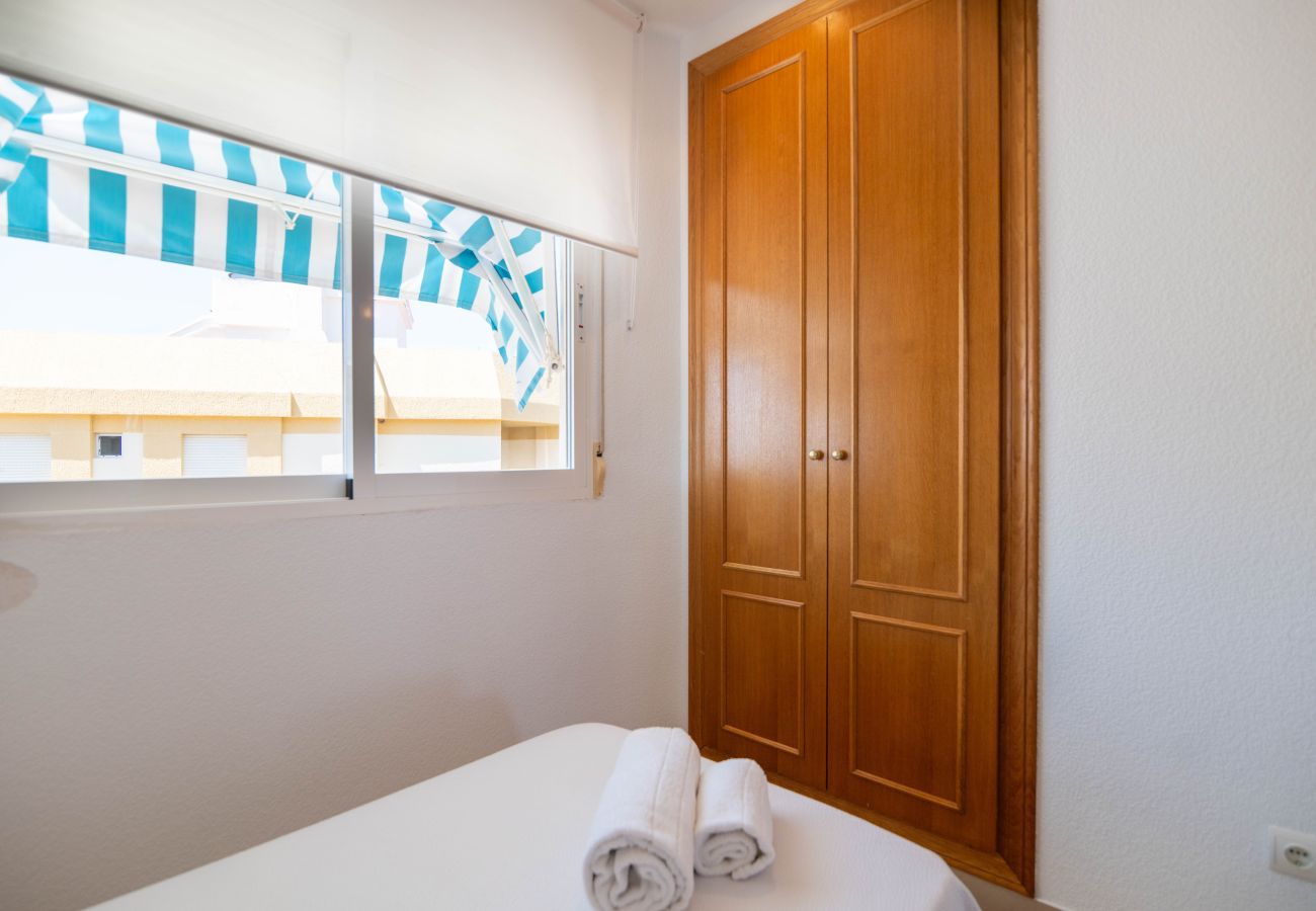 Apartamento en Playa de Gandía - AIGUABLAVA 8-7-15 - alquiler solo familias