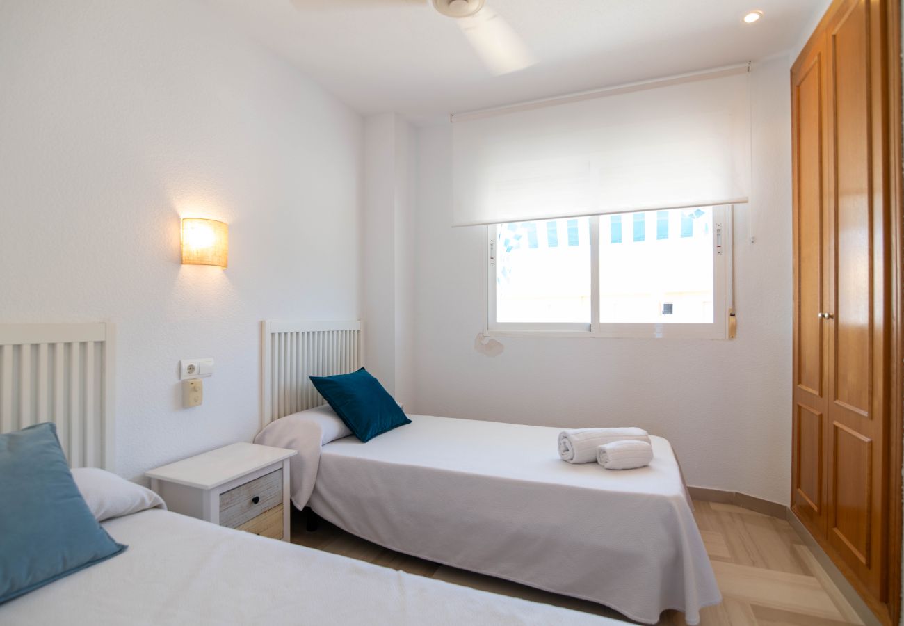 Apartamento en Playa de Gandía - AIGUABLAVA 8-7-15 - alquiler solo familias