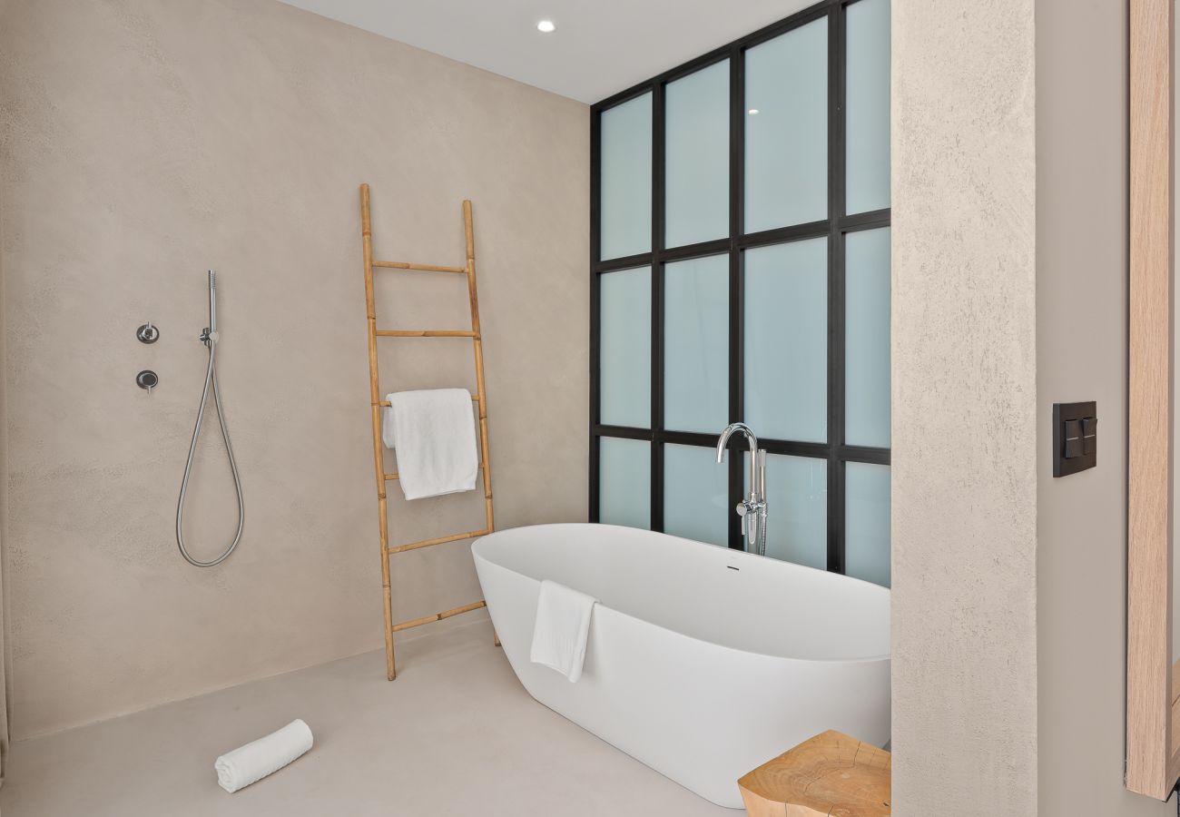 Villa en Adeje - Golden Horizon Retreat