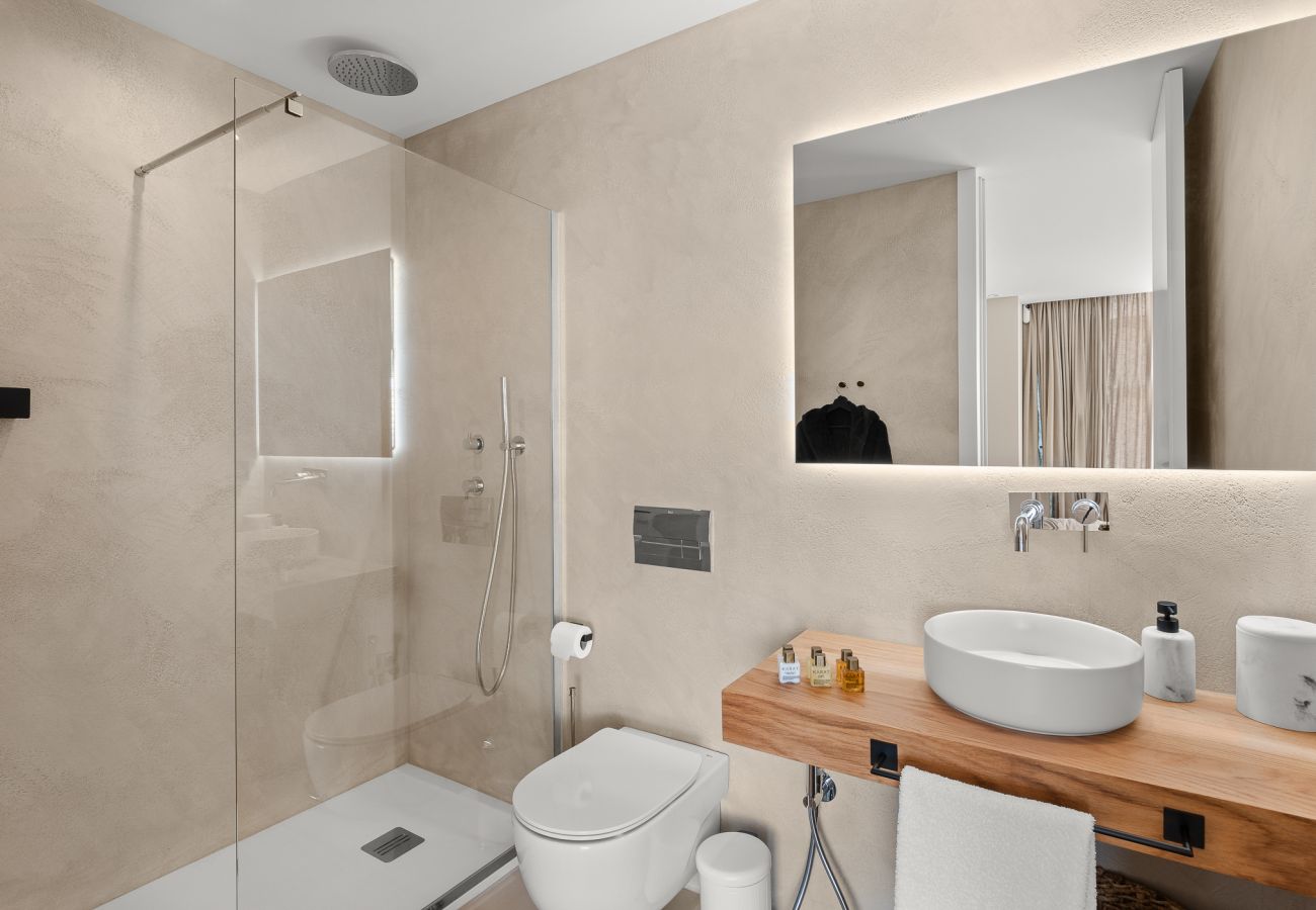 Villa en Adeje - Golden Horizon Retreat