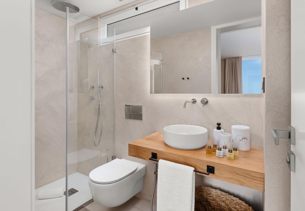 Villa en Adeje - Golden Horizon Retreat