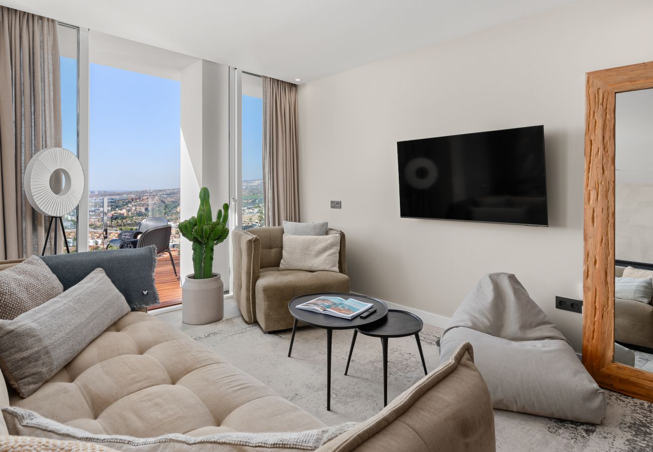 Villa en Adeje - Golden Horizon Retreat