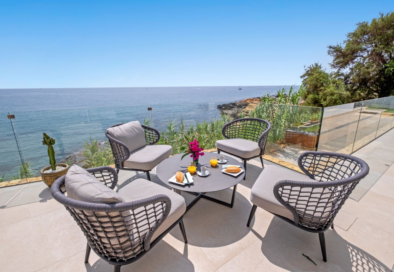 Villa en Torreguadiaro - The Ivory Escape