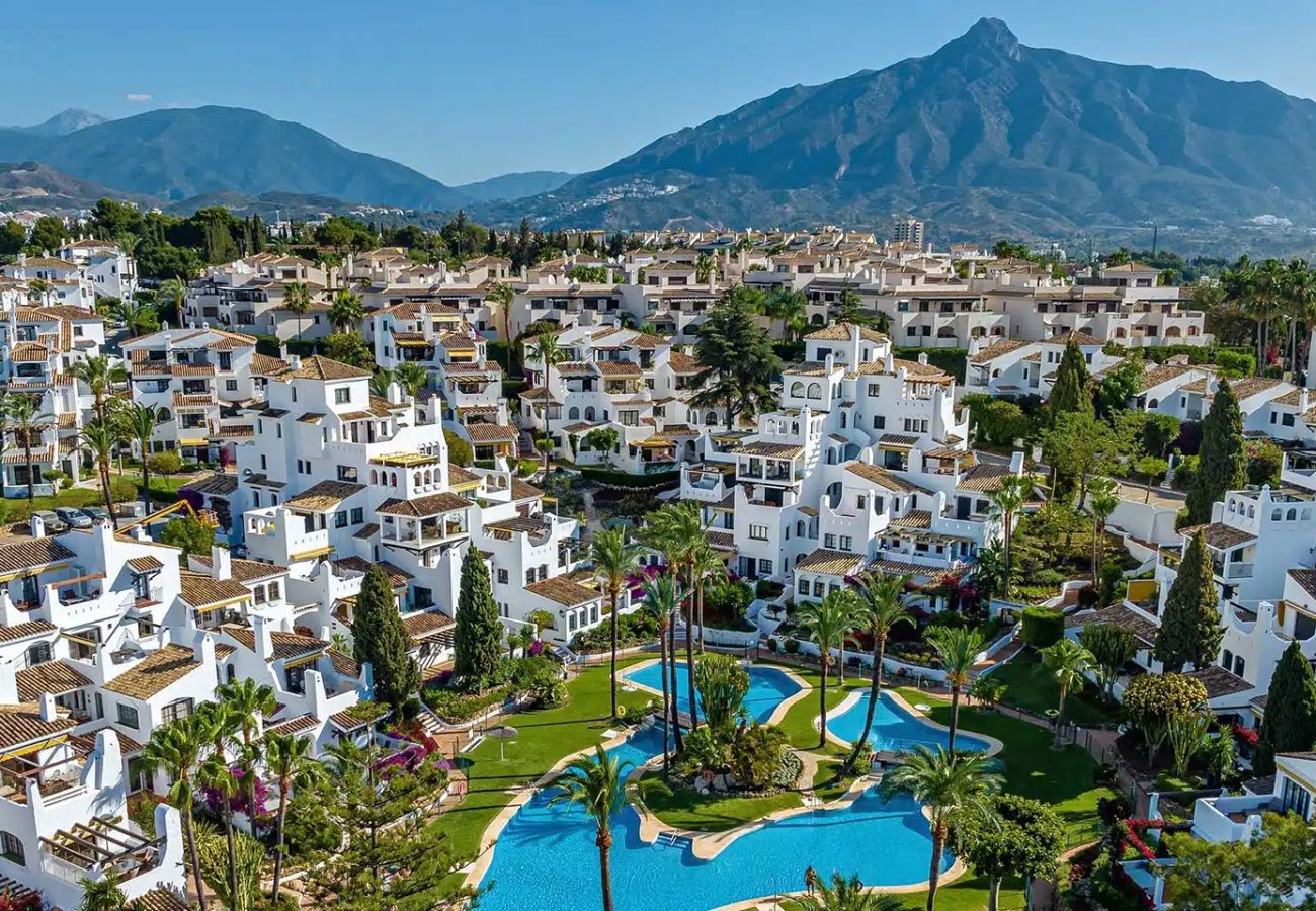 Apartamento en Marbella - Marina Blanca Retreat
