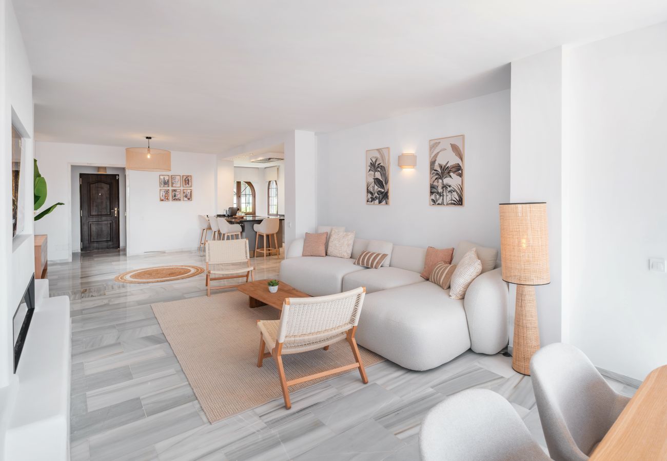 Apartamento en Marbella - Marina Blanca Retreat