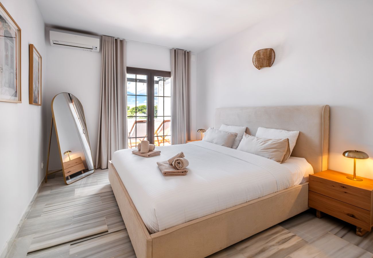 Apartamento en Marbella - Marina Blanca Retreat