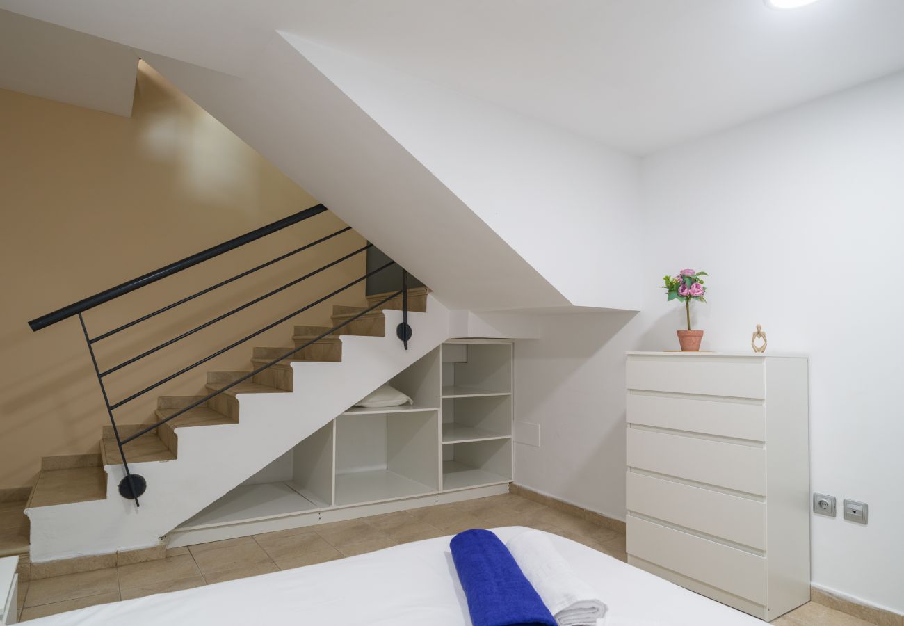 Casa adosada en Telde - Adosado en Telde con piscina y vistas al mar