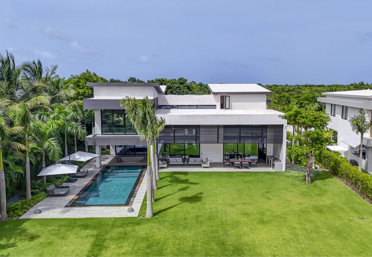 Villa en Punta Cana - Hacienda B14 - Stylish Modern Golf Villa 
