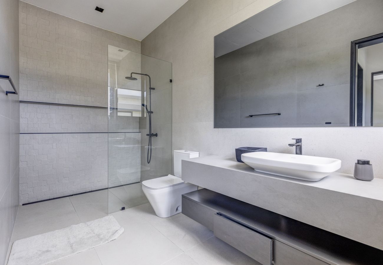 Villa en Punta Cana - Hacienda B14 - Stylish Modern Golf Villa 