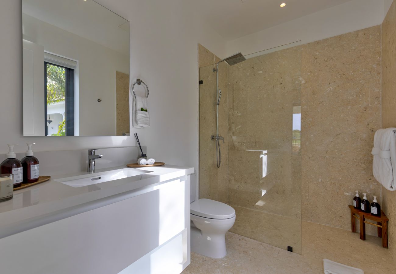 Villa en Punta Cana - Villa Hacienda A43 Timeless Elegante With Modern Comfort 