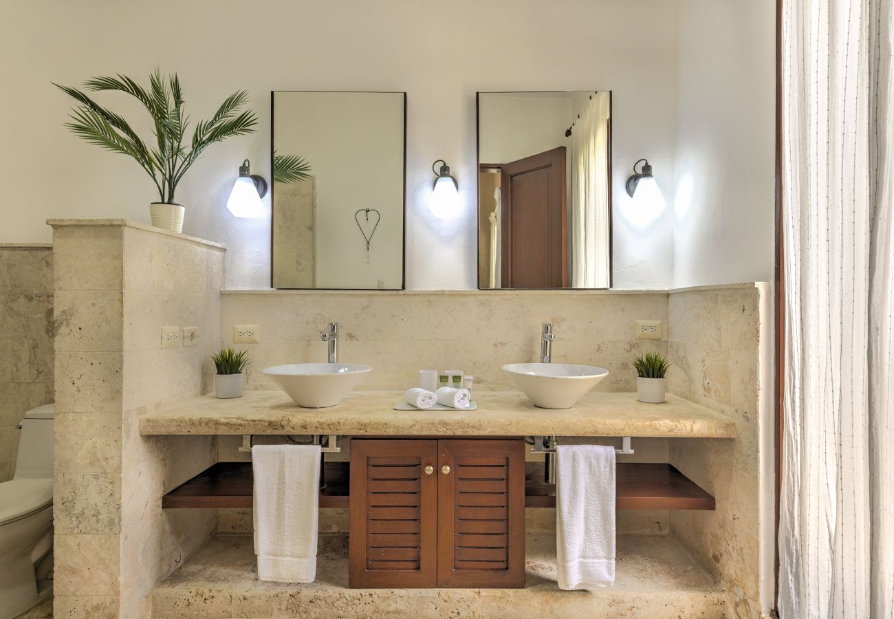 Villa en Punta Cana - Villa Caballet - A tropical Oasis With Golf Course Views 