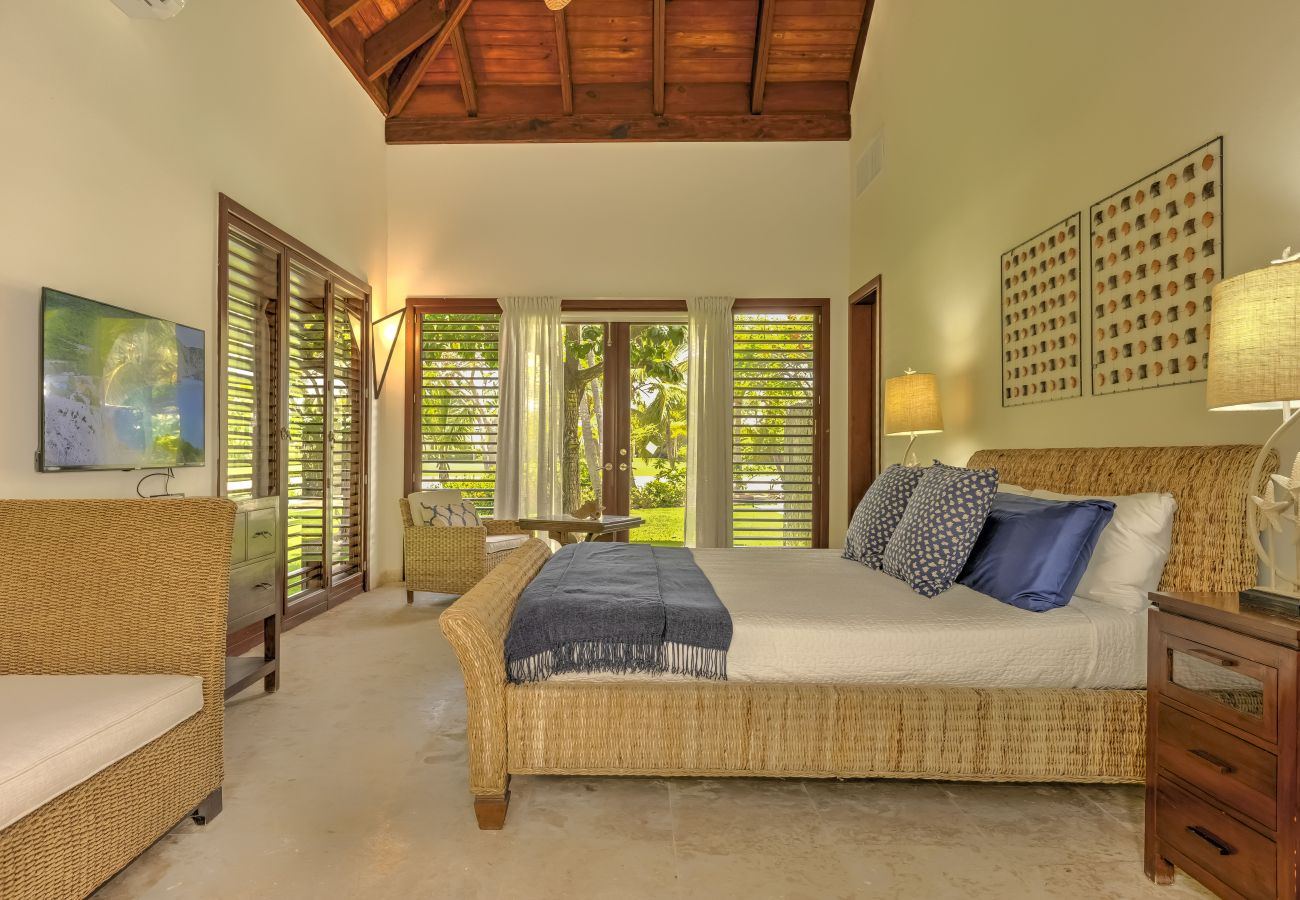 Villa en Punta Cana - Villa Caballet - A tropical Oasis With Golf Course Views 