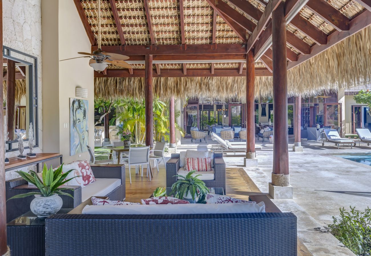 Villa en Punta Cana - Villa Caballet - A tropical Oasis With Golf Course Views 