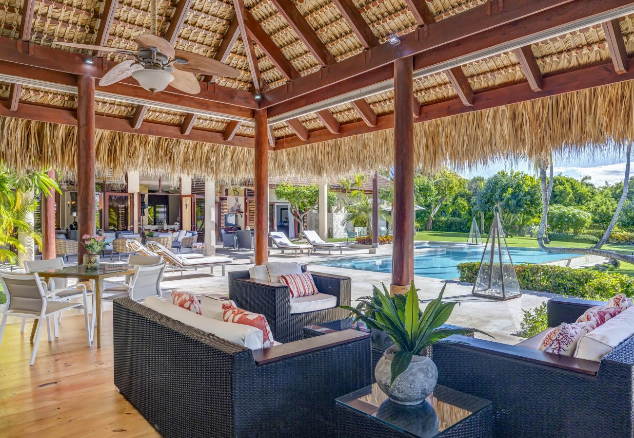 Villa en Punta Cana - Villa Caballet - A tropical Oasis With Golf Course Views 