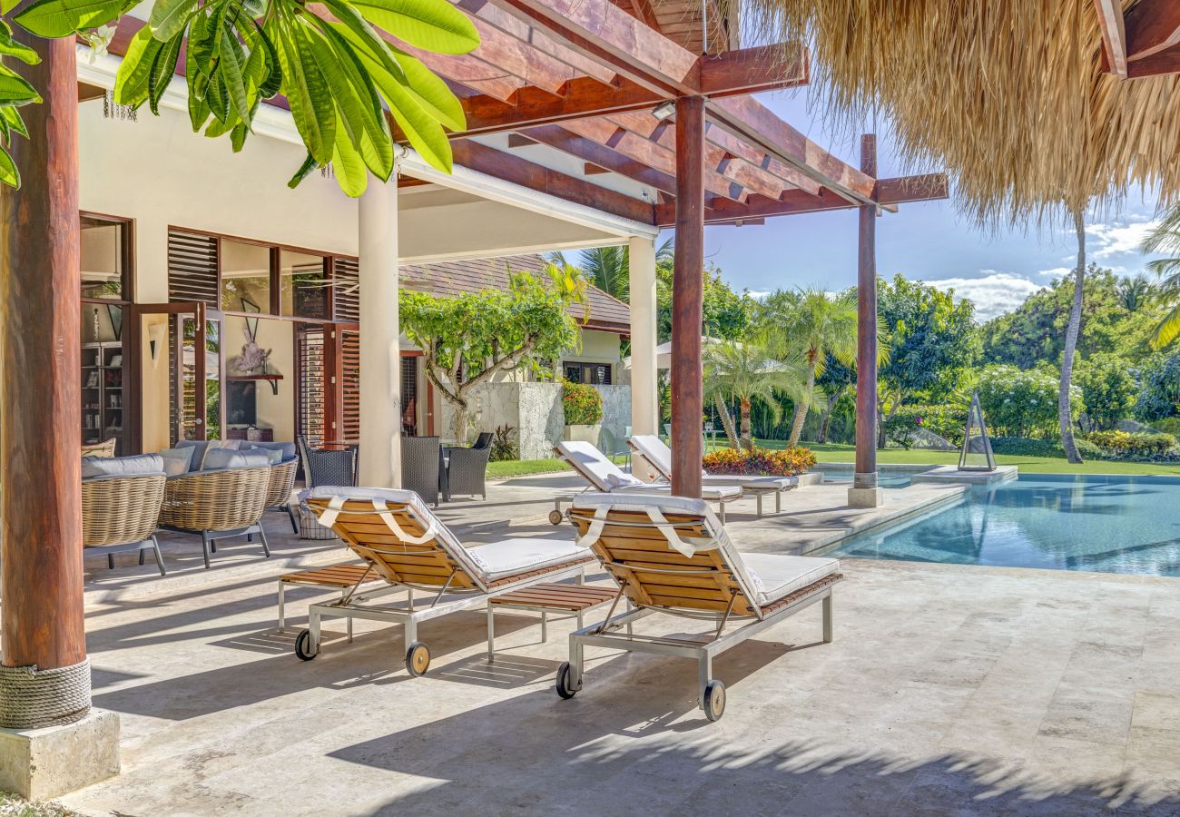 Villa en Punta Cana - Villa Caballet - A tropical Oasis With Golf Course Views 