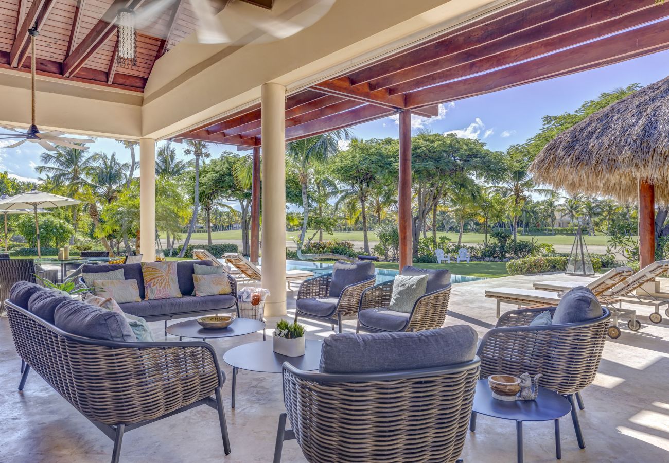 Villa en Punta Cana - Villa Caballet - A tropical Oasis With Golf Course Views 
