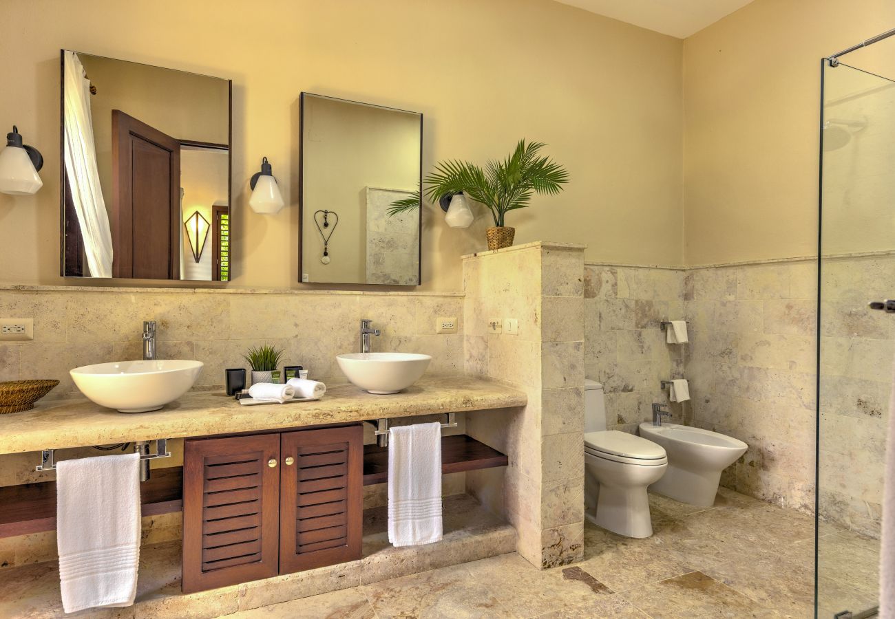 Villa en Punta Cana - Villa Caballet - A tropical Oasis With Golf Course Views 