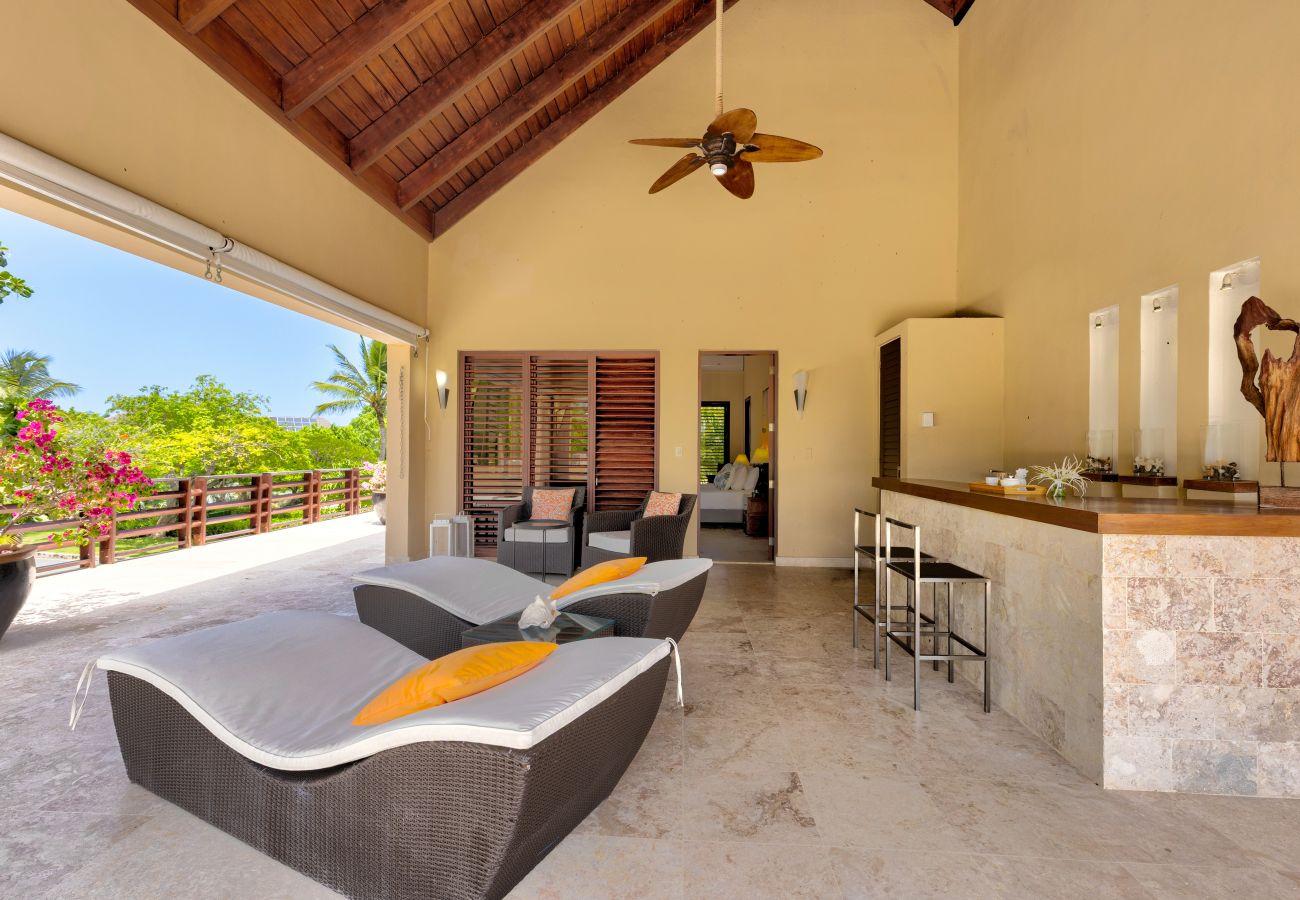 Villa en Punta Cana - Villa Caballet - A tropical Oasis With Golf Course Views 