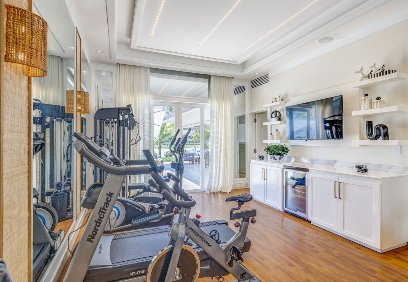 Villa en Punta Cana - La Cana H9, Exquisite Villa With Golf View 