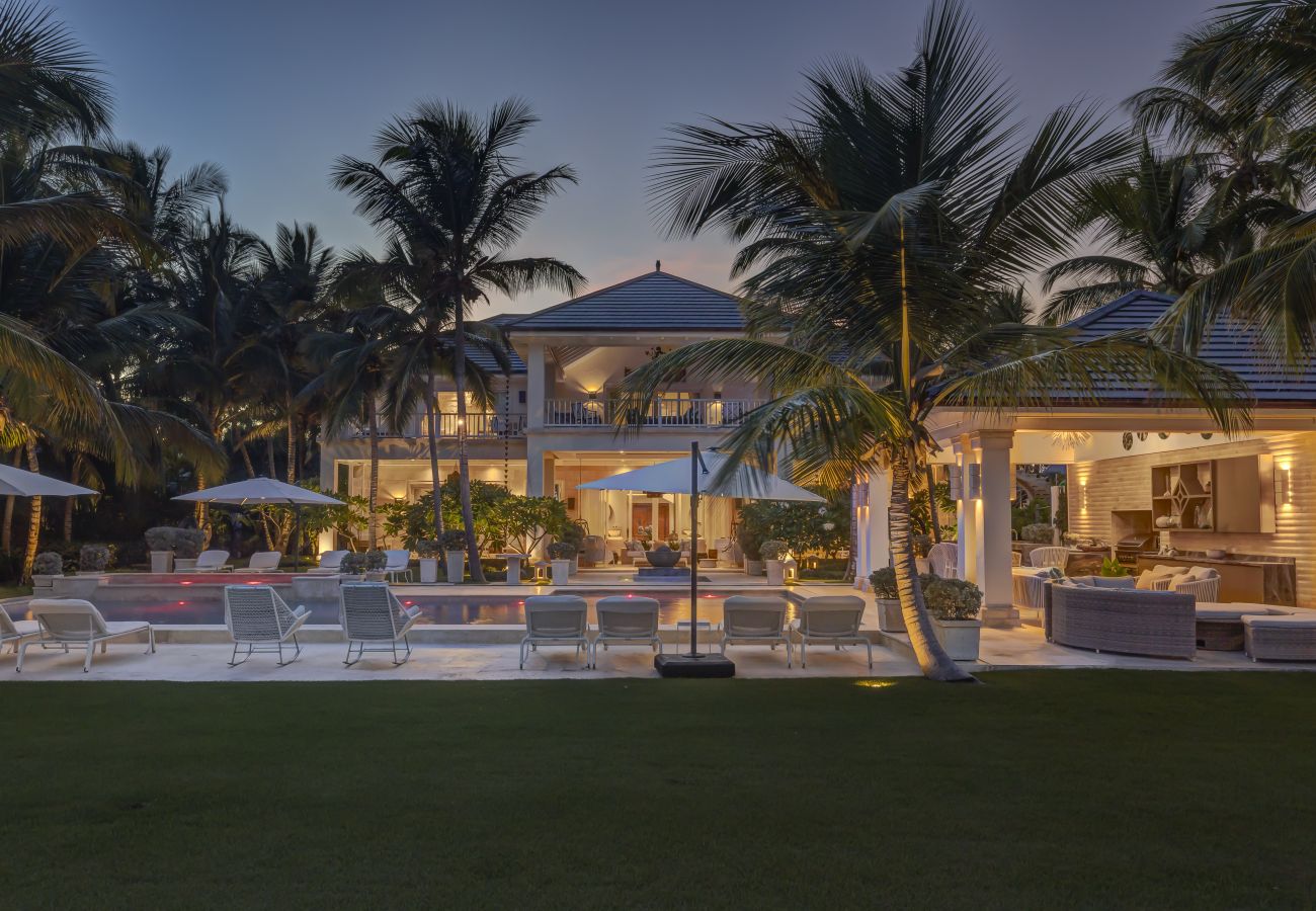 Villa en Punta Cana - Serena 4 - Beachfront Timeless Elegance 