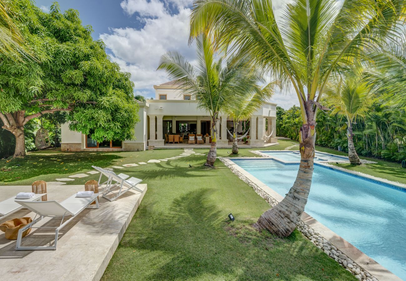 Villa en Punta Cana - Tortuga C41 - Colonial - Style Villa With Golf View