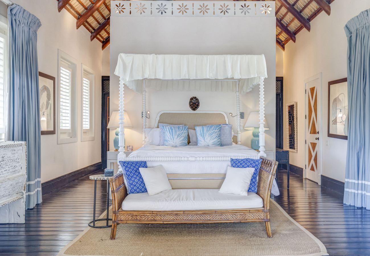 Villa en Punta Cana - Las Hamacas Stunning Beachfront Villa At Cap Cana