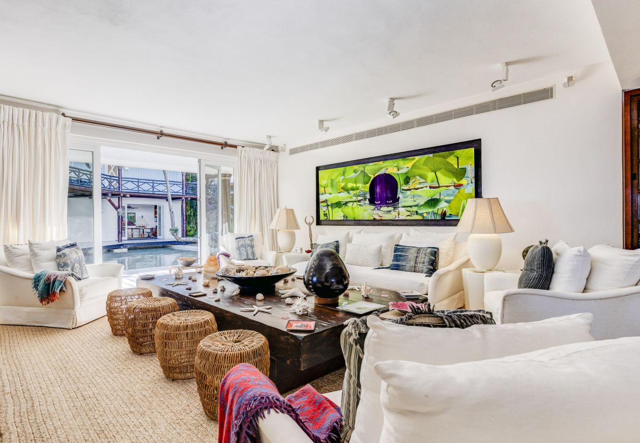 Villa en Punta Cana - Las Hamacas Stunning Beachfront Villa At Cap Cana