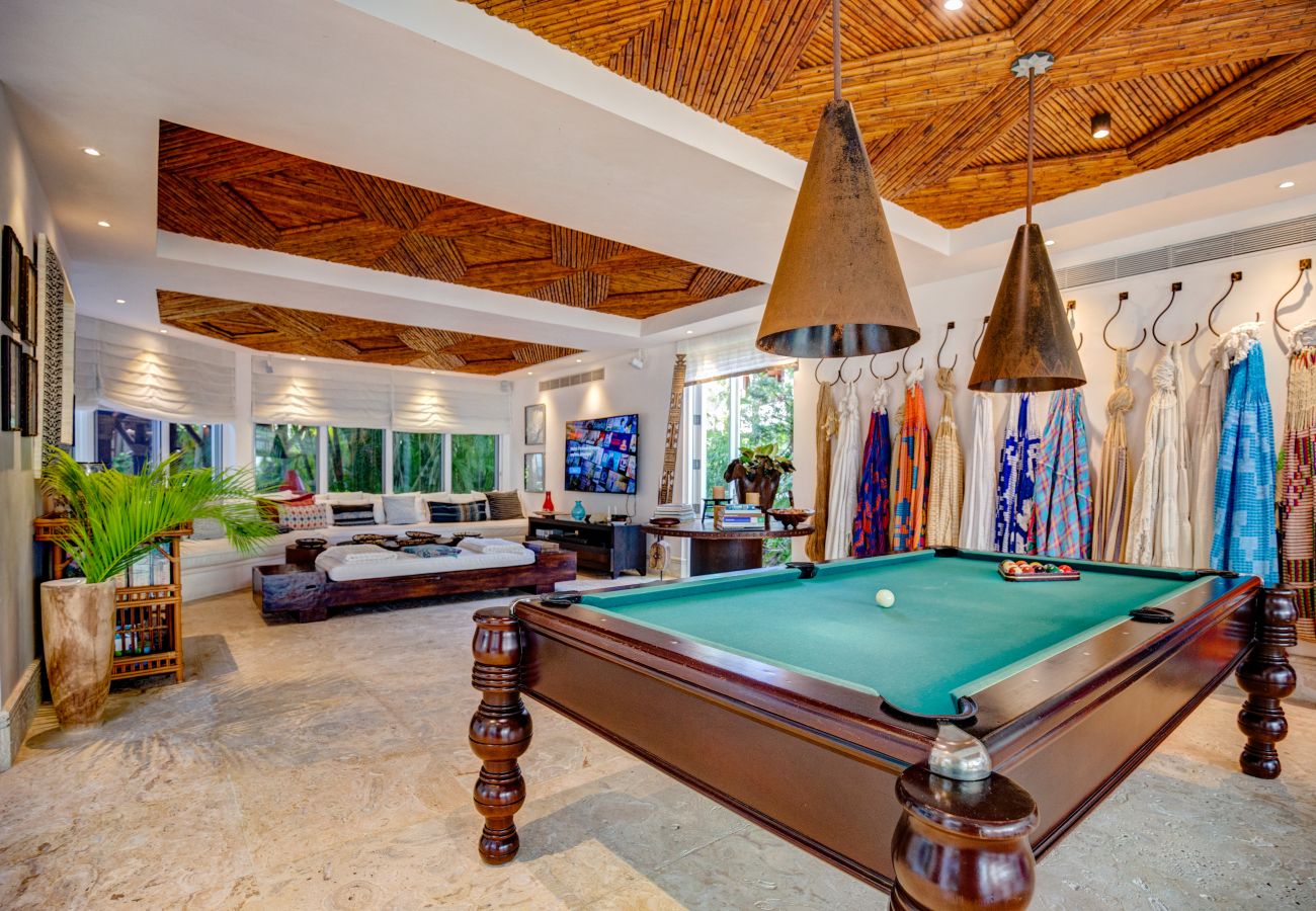 Villa en Punta Cana - Las Hamacas Stunning Beachfront Villa At Cap Cana