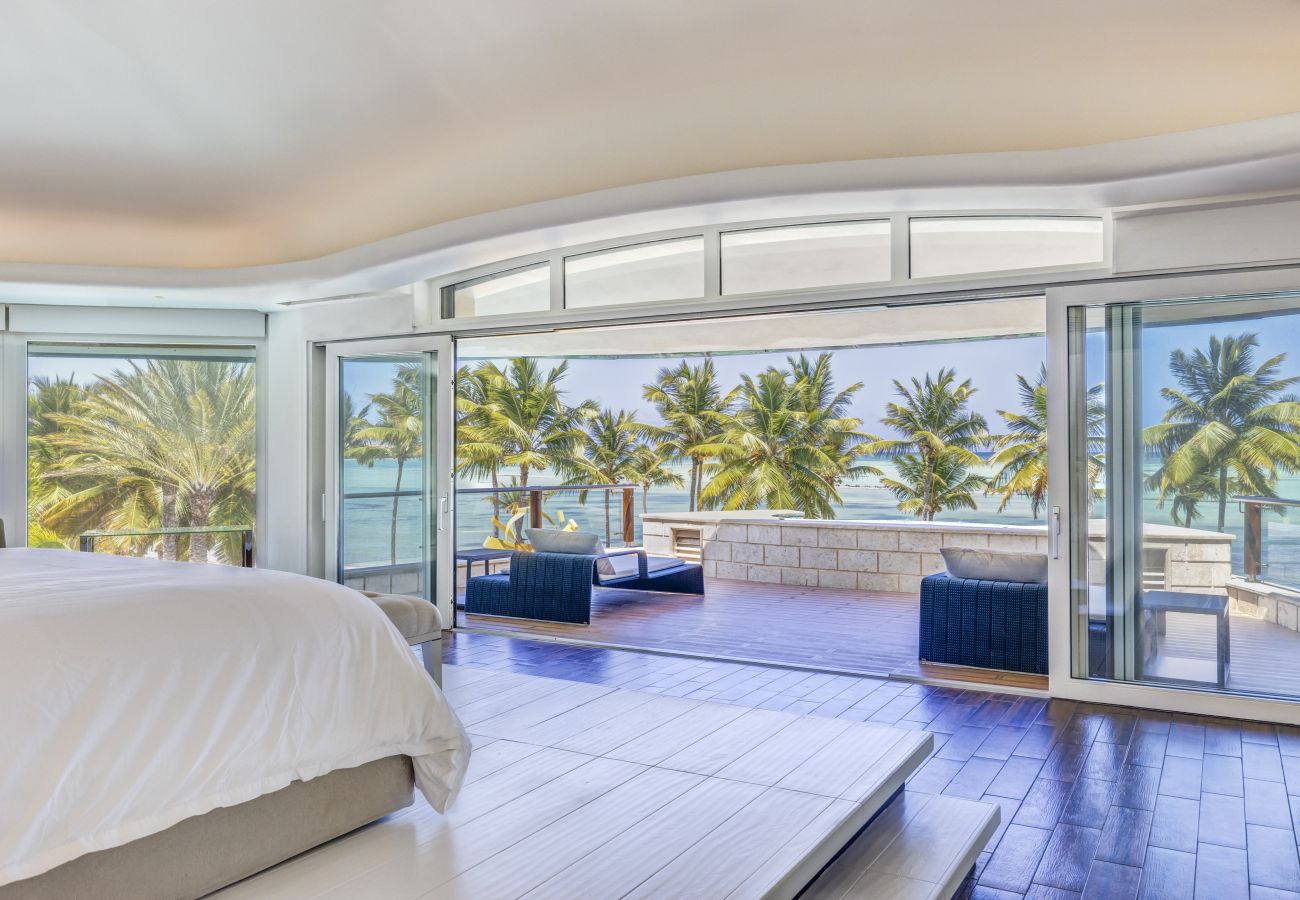 Villa en Punta Cana - Blue Oasis - Beachfront With Breathtaking Views 